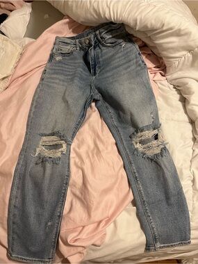 American Eagle Outfitters Light Blue Distressed Boyfriend Jeans